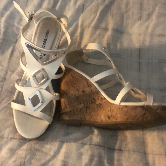 Fun cute wedges - Picture 2 of 4